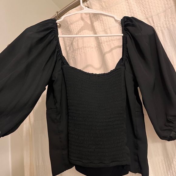 Abercrombie structured v neck puff sleeve going out crop top - Picture 2 of 4